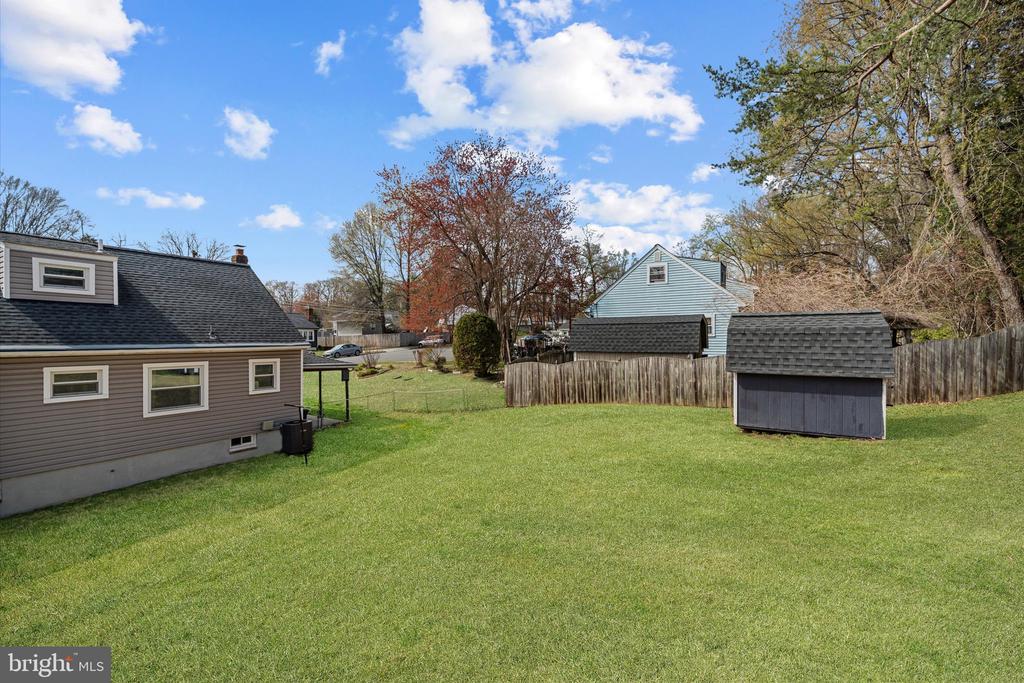 13207 TREETOP COURT