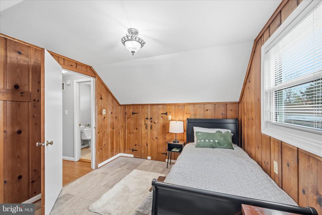 13207 TREETOP COURT