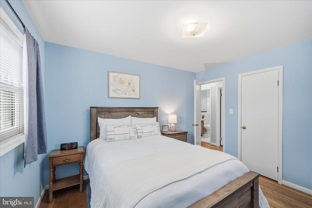13207 TREETOP COURT
