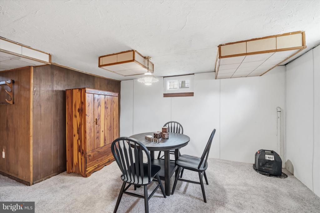 13207 TREETOP COURT