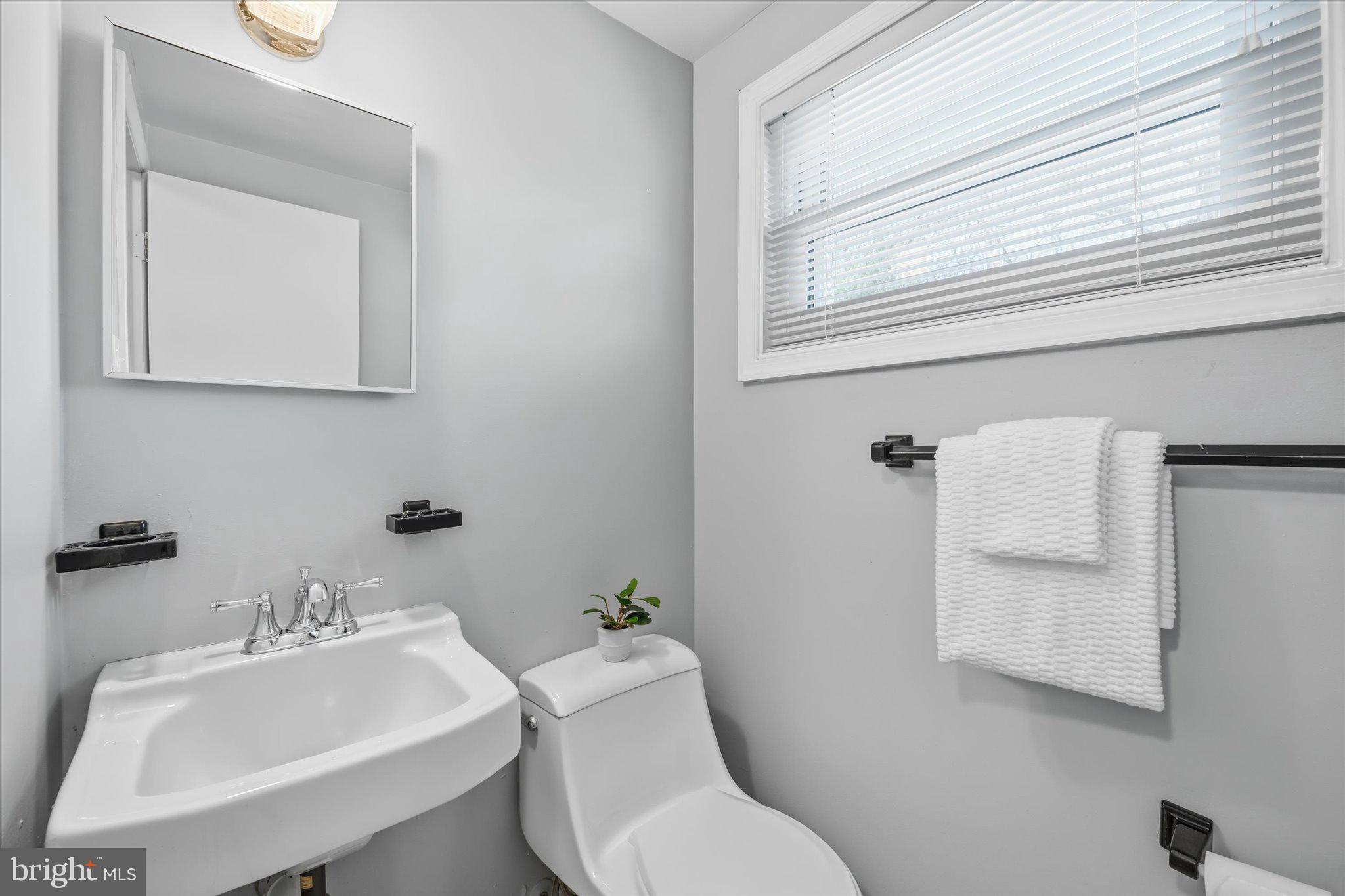 13207 TREETOP COURT