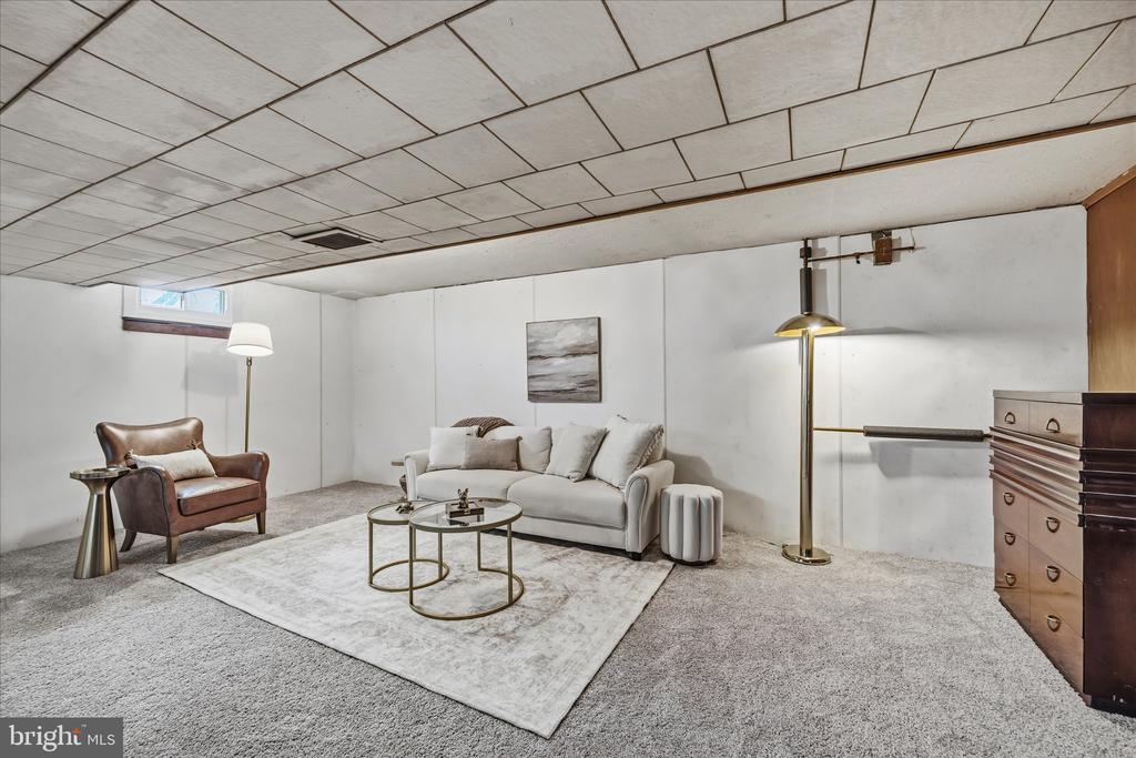 13207 TREETOP COURT