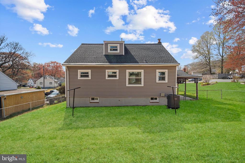 13207 TREETOP COURT