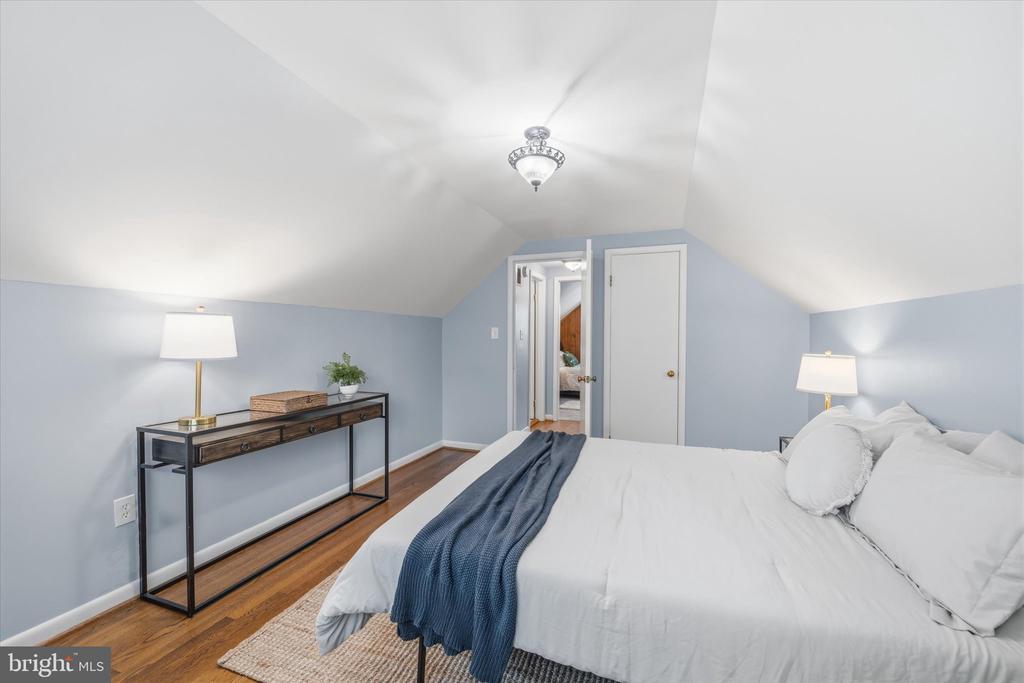 13207 TREETOP COURT
