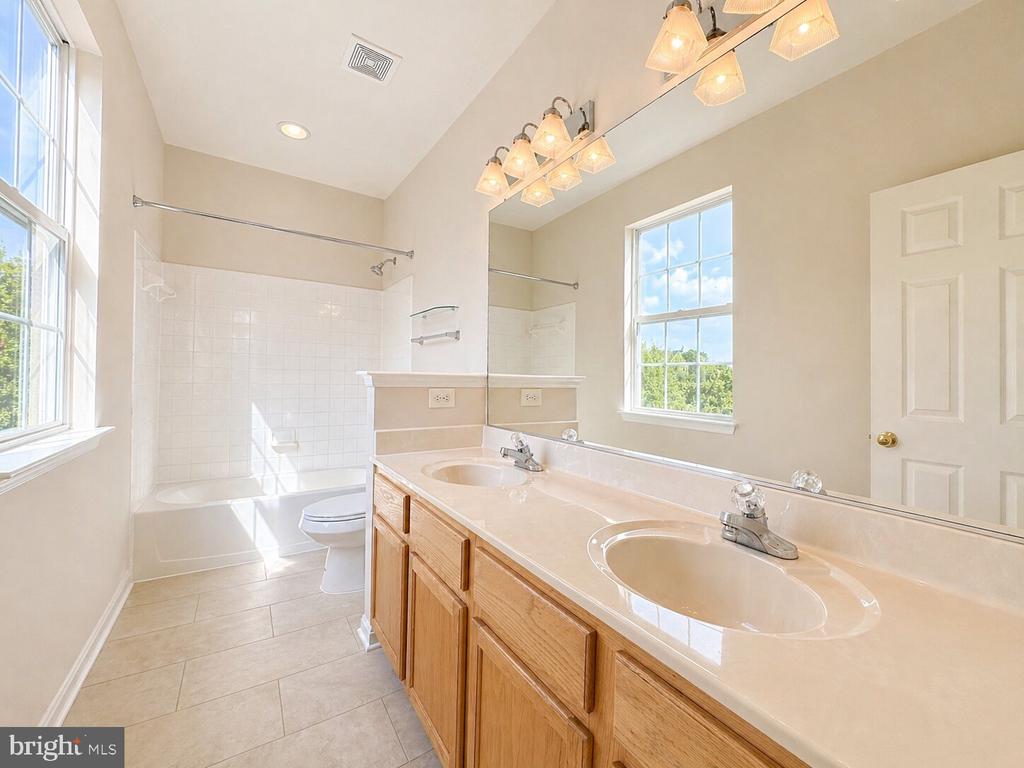 12434 IONA SOUND DRIVE