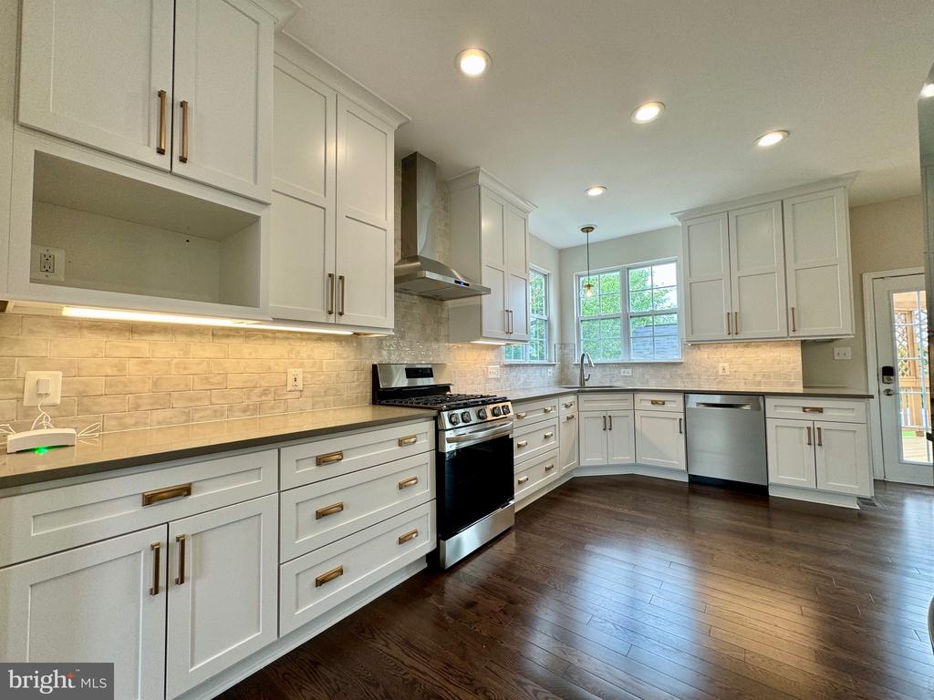 12434 IONA SOUND DRIVE