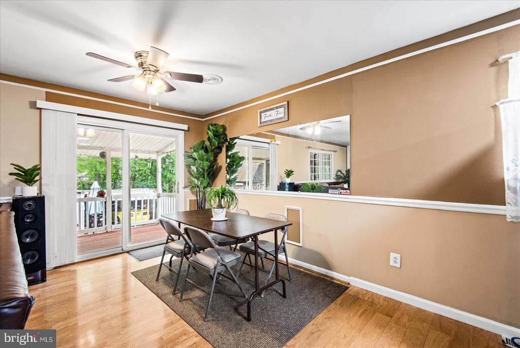 7986 DEWARD COURT