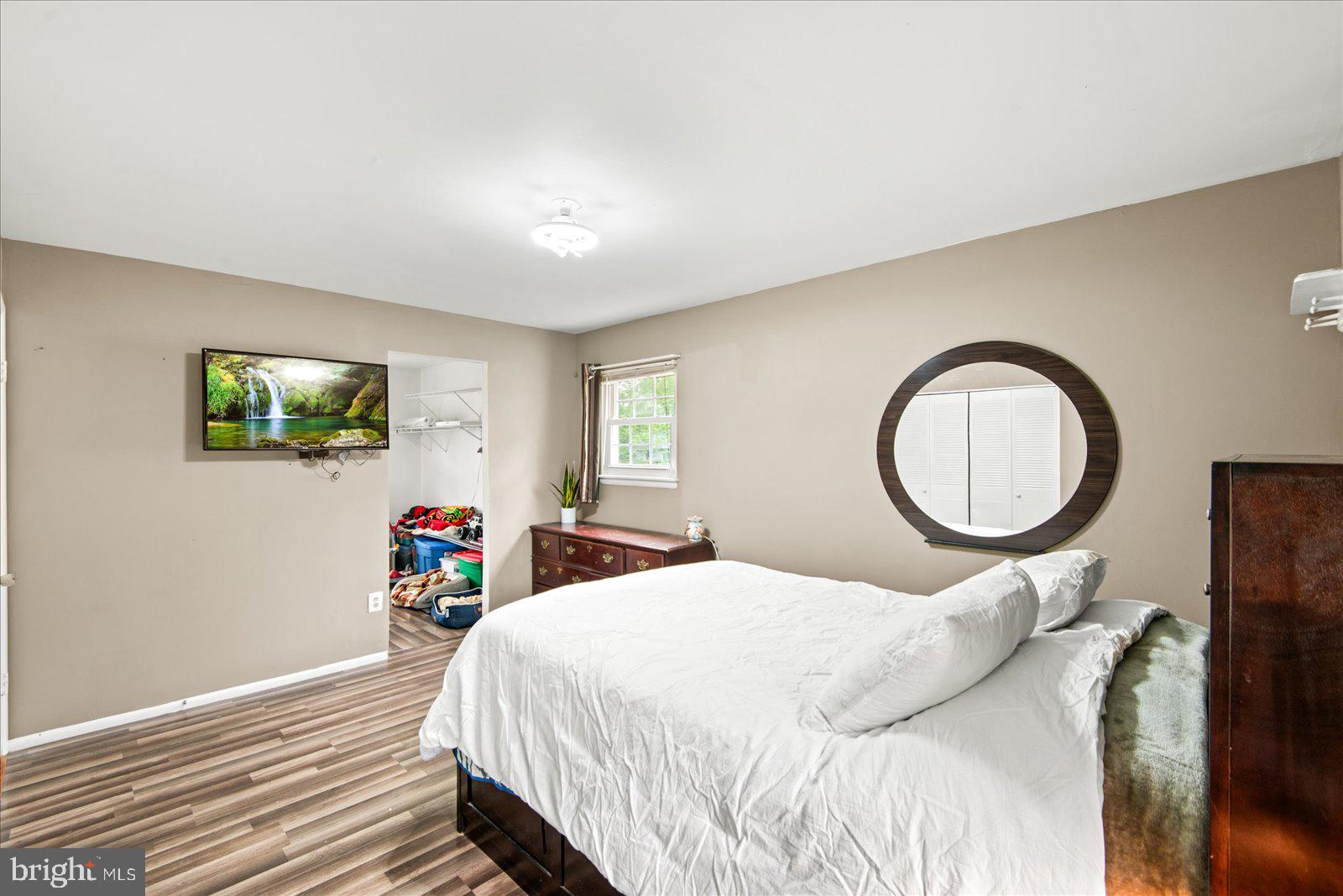 7986 DEWARD COURT