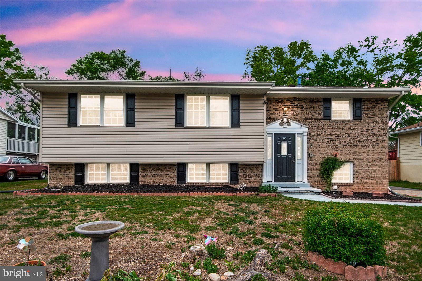 7986 DEWARD COURT