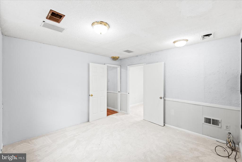 7986 DEWARD COURT