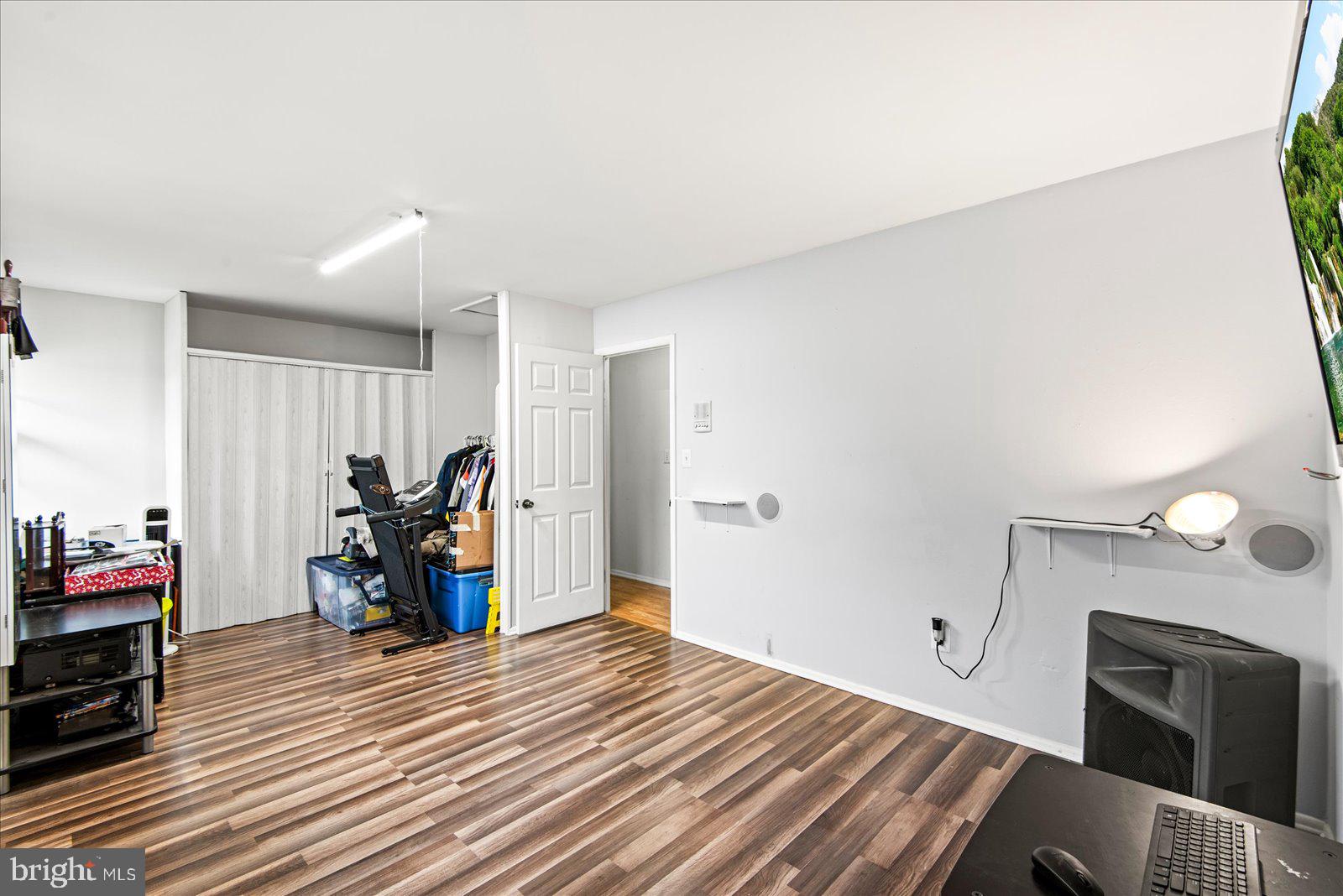 7986 DEWARD COURT