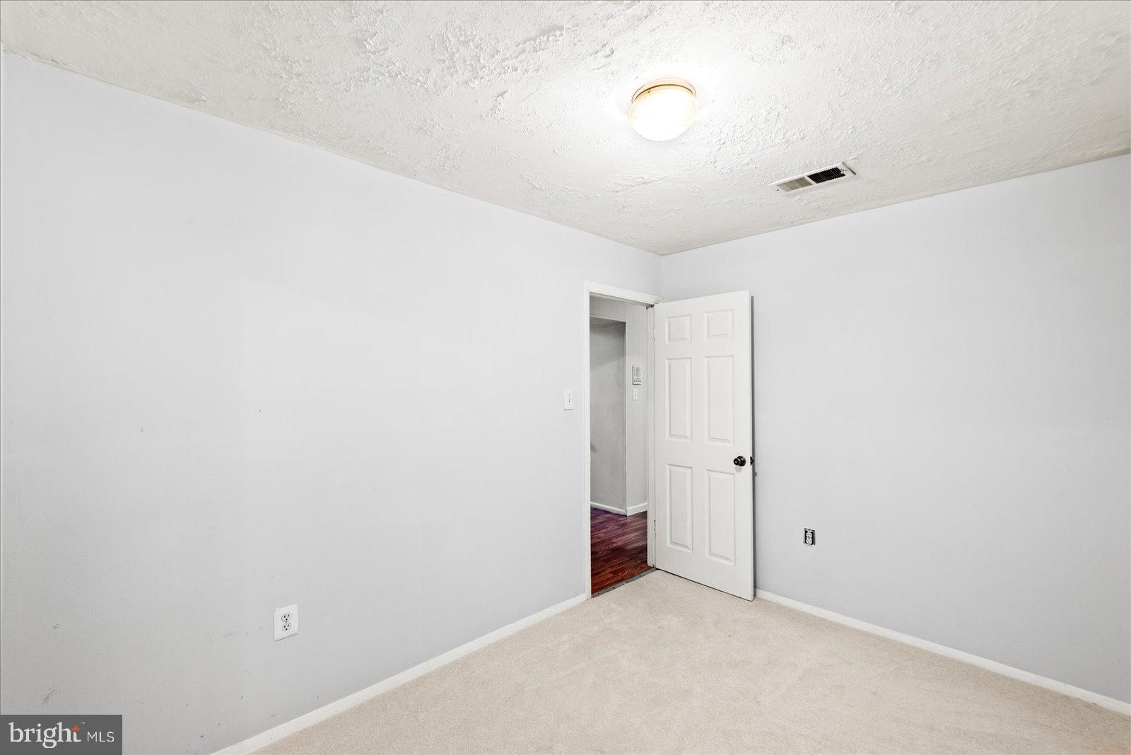 7986 DEWARD COURT
