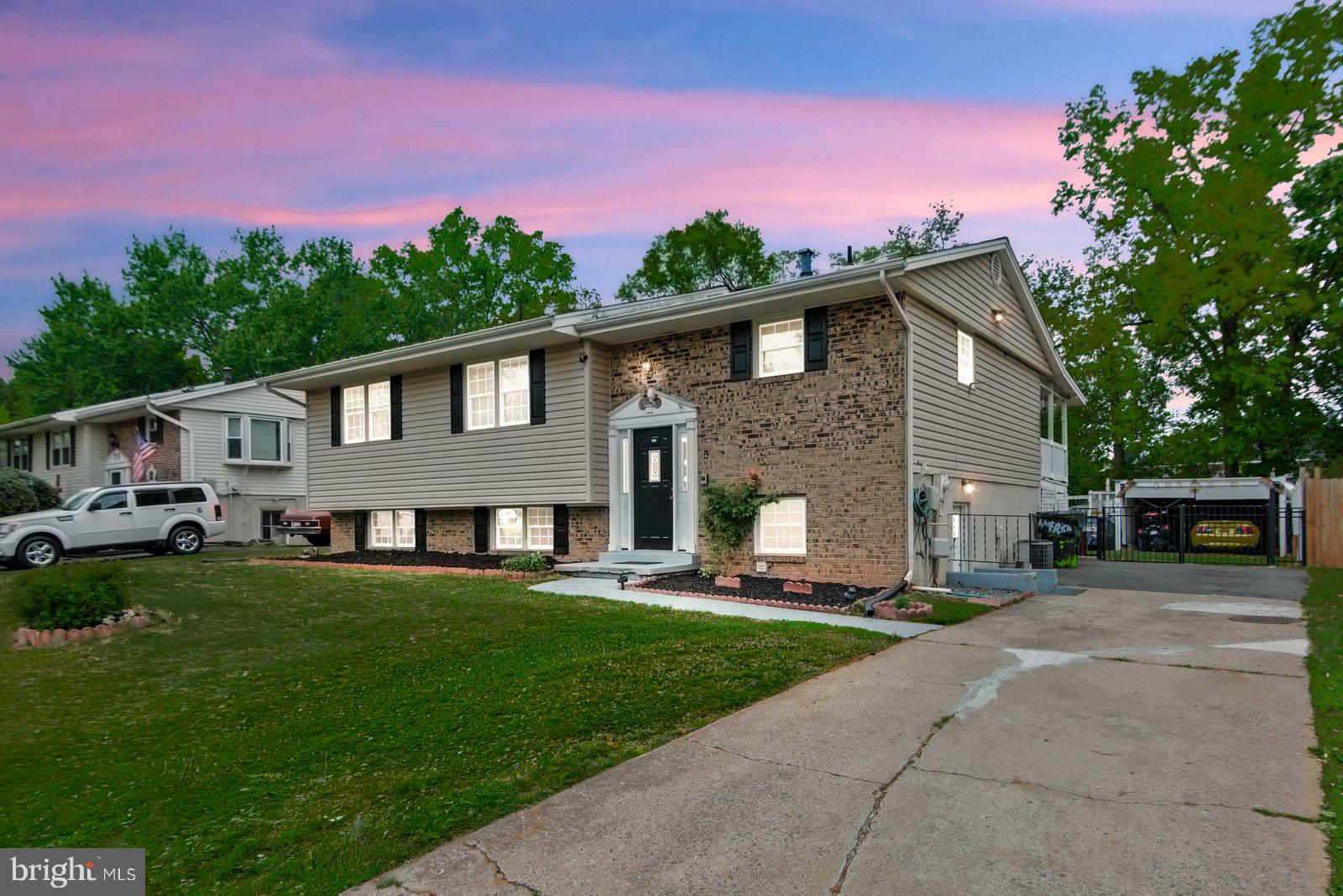 7986 DEWARD COURT
