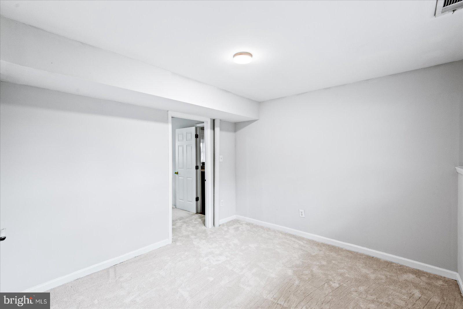 7986 DEWARD COURT