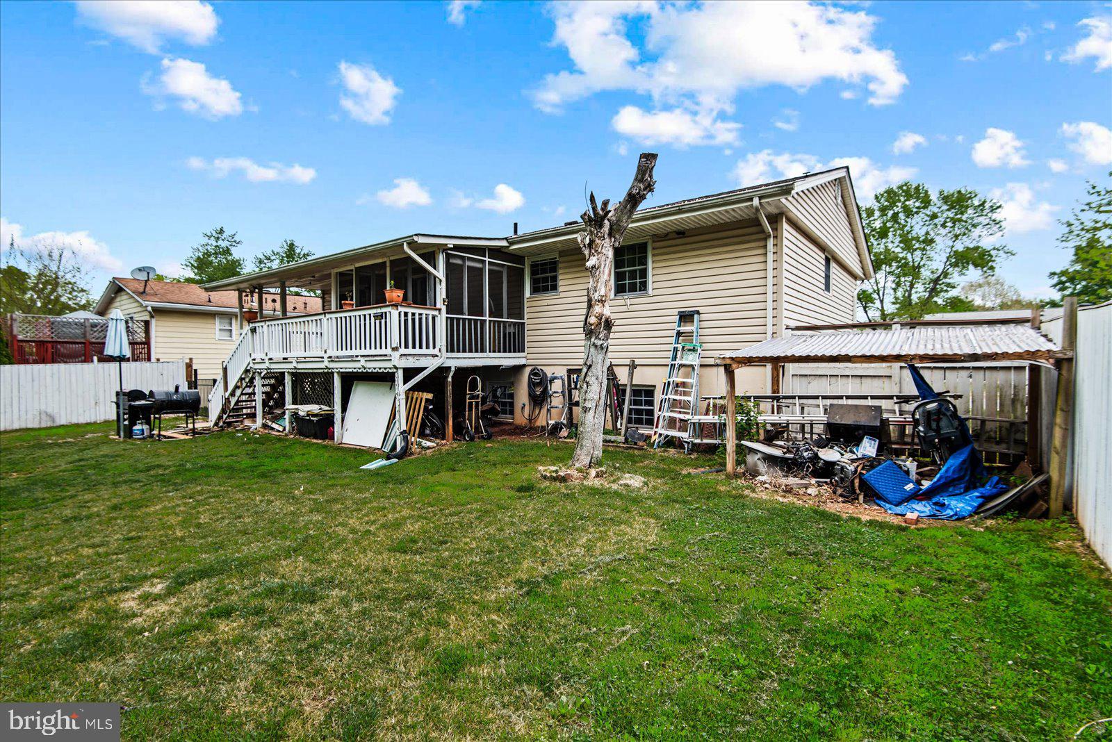 7986 DEWARD COURT