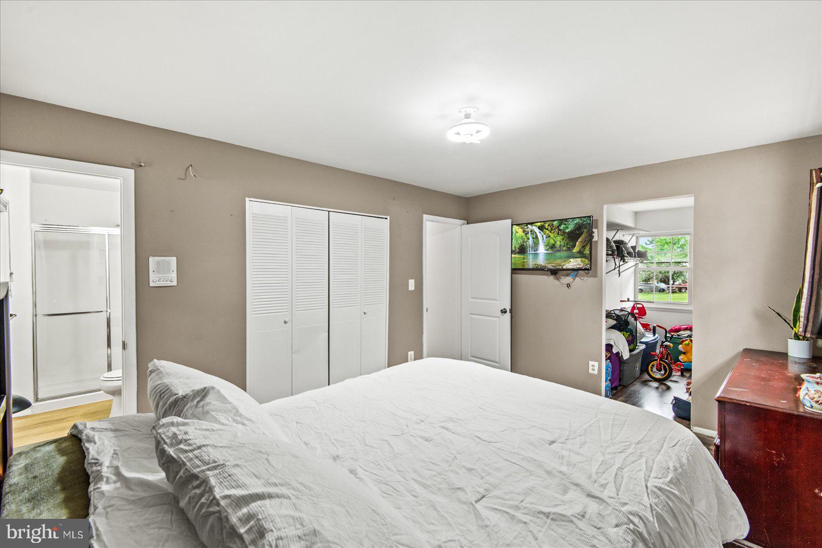 7986 DEWARD COURT