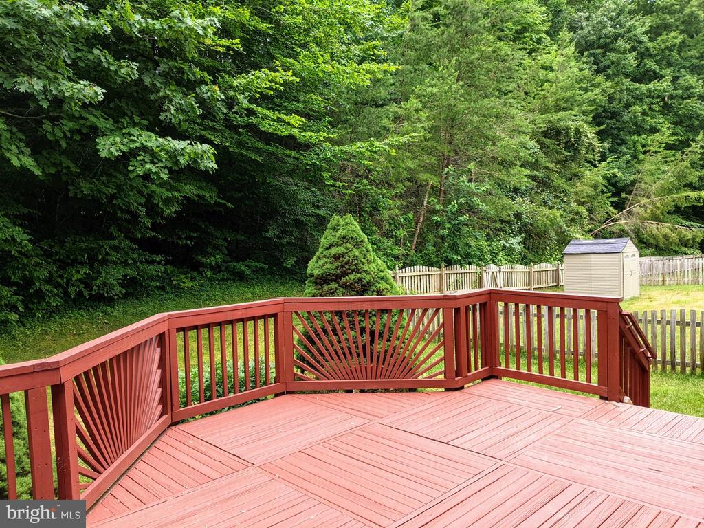 5569 ASSATEAGUE PLACE