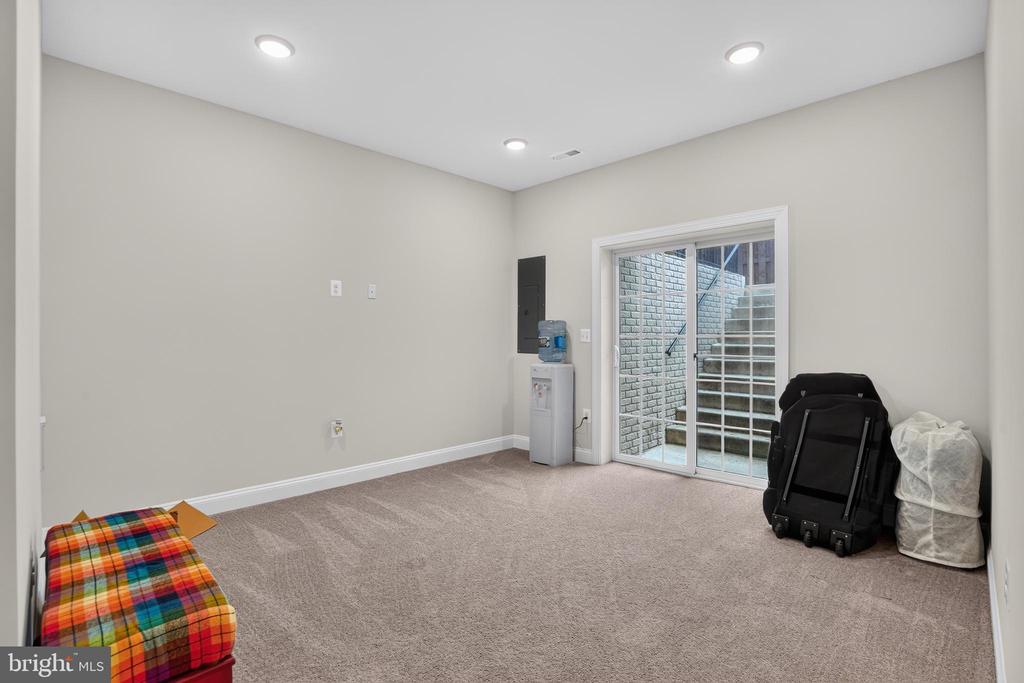 3185 BARBEQUE PLACE