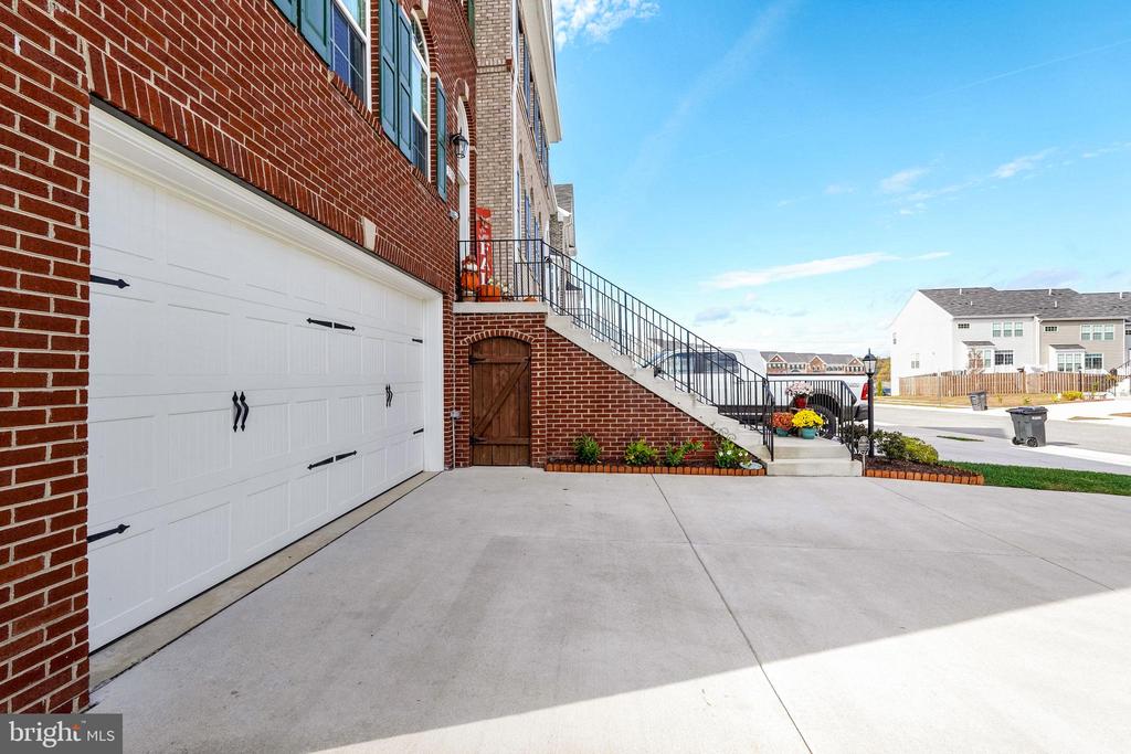 3185 BARBEQUE PLACE