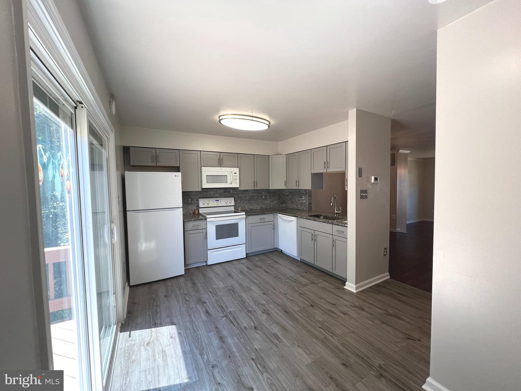 12102 PRESIDIO WAY