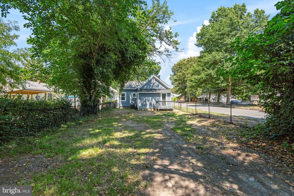 238 E 36TH STREET