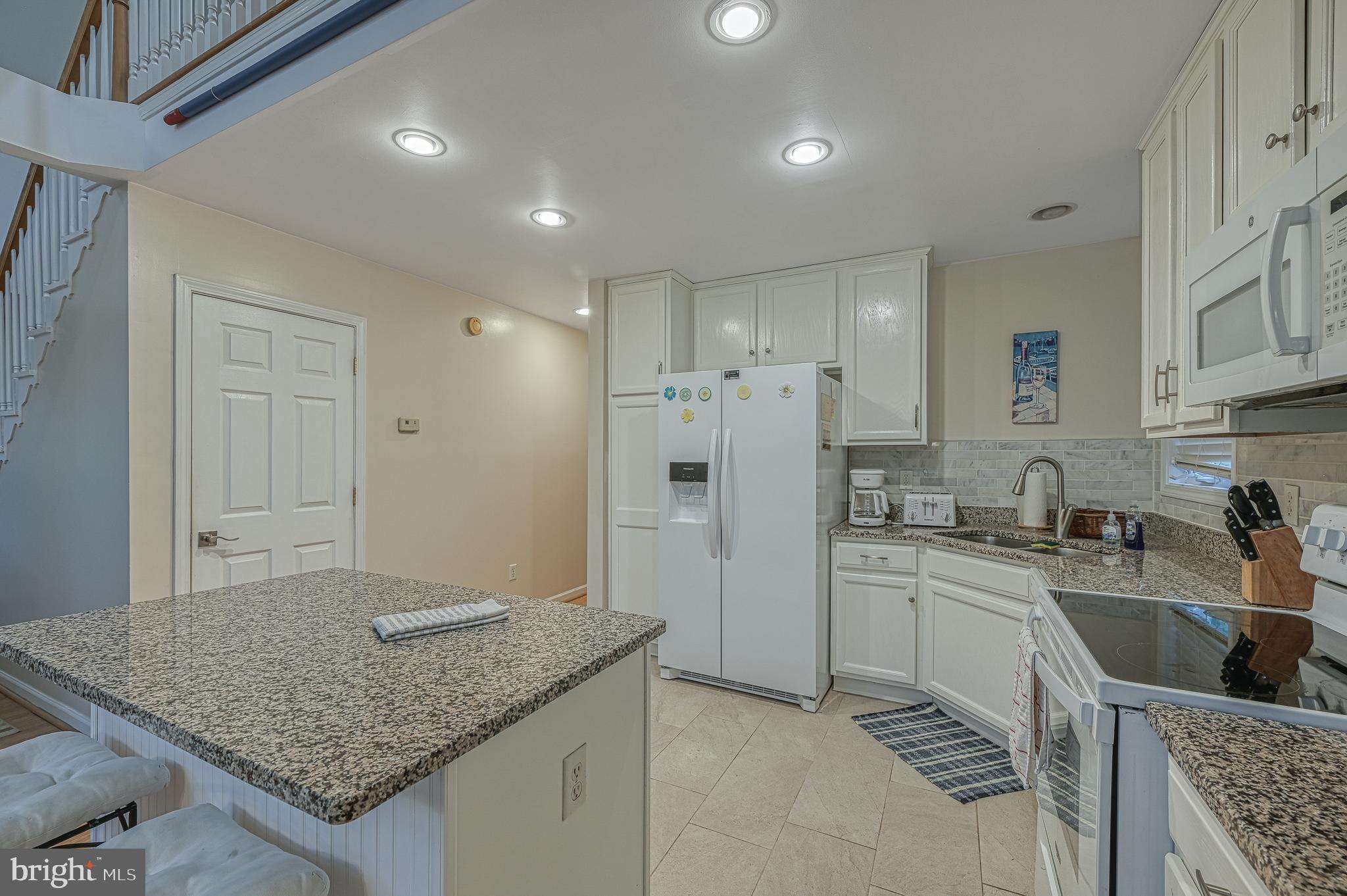 3355 FISHERMAN WAY