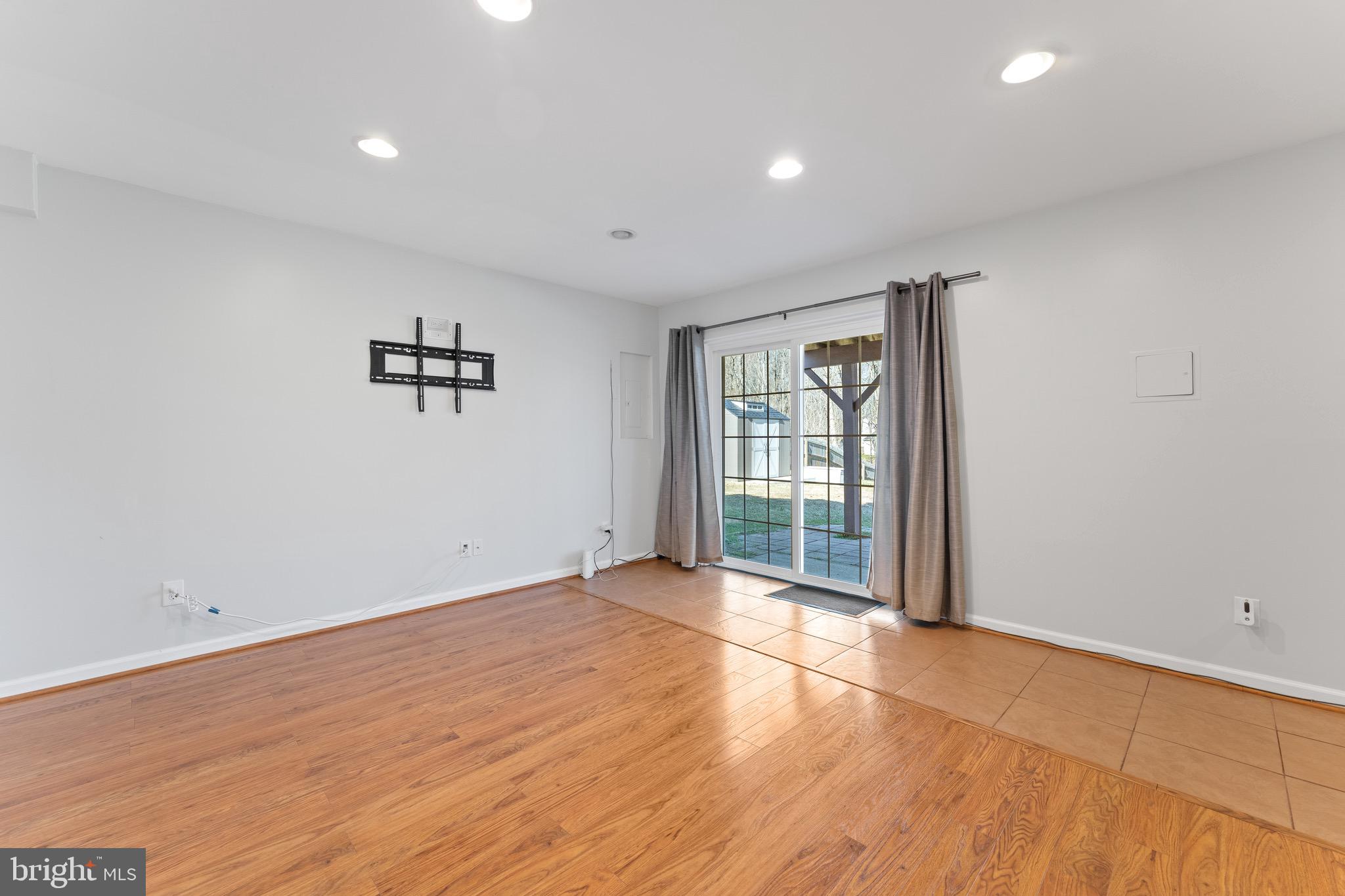 7221 PULLEN DRIVE