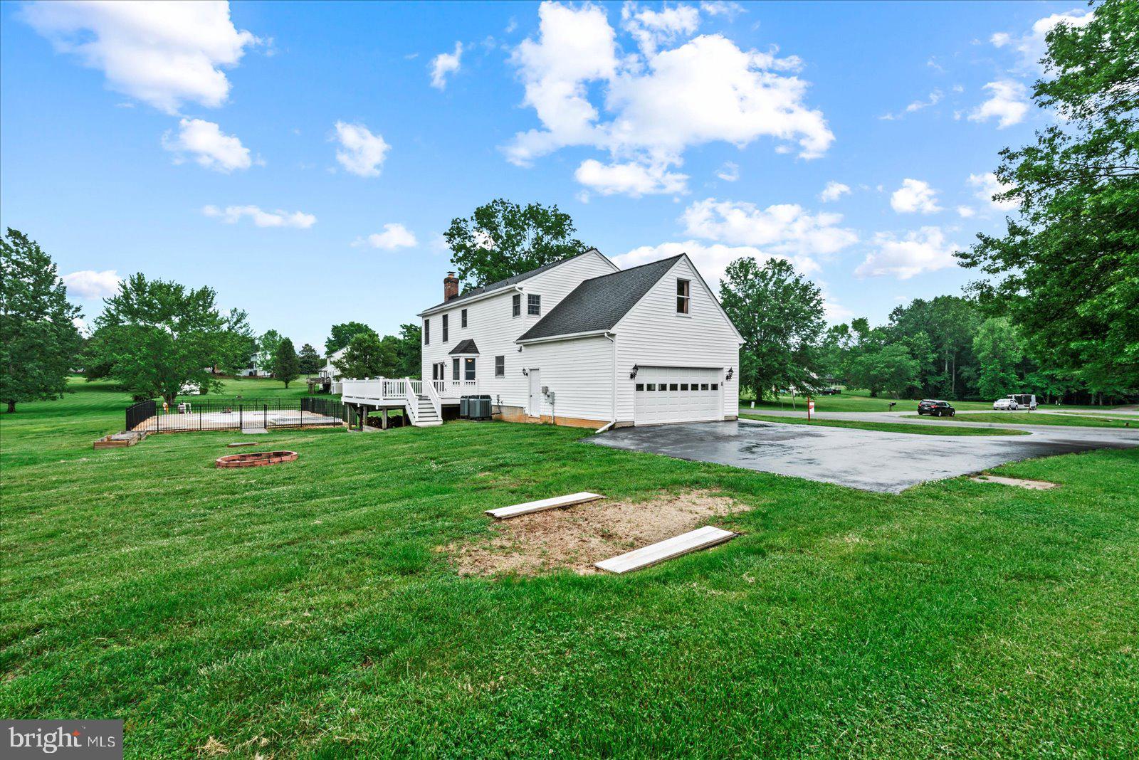 7911 WESTBURY MANOR DRIVE