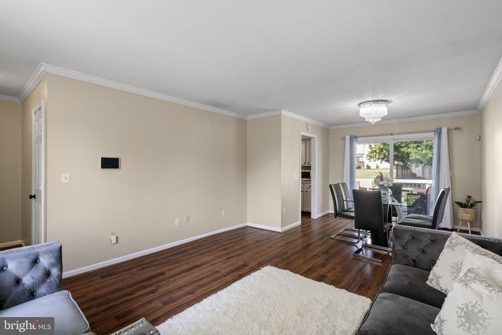 1236 DEWBERRY DRIVE