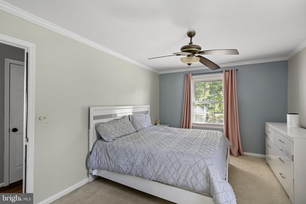 1236 DEWBERRY DRIVE