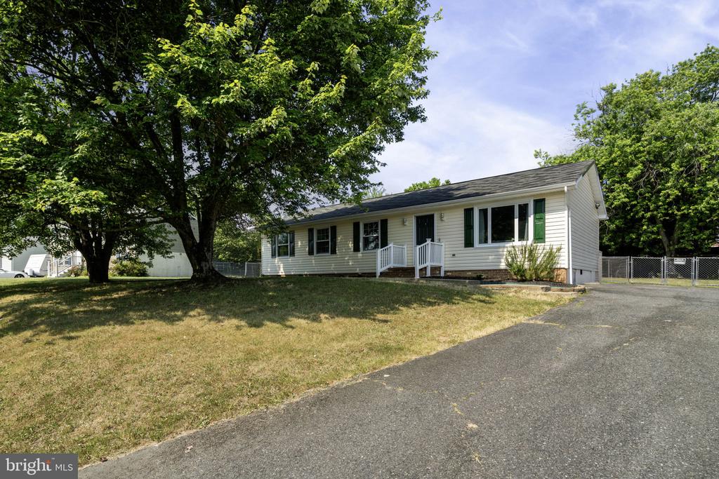 1236 DEWBERRY DRIVE