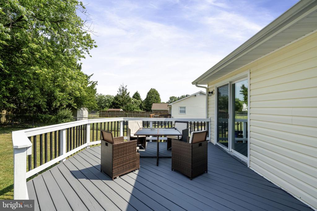 1236 DEWBERRY DRIVE
