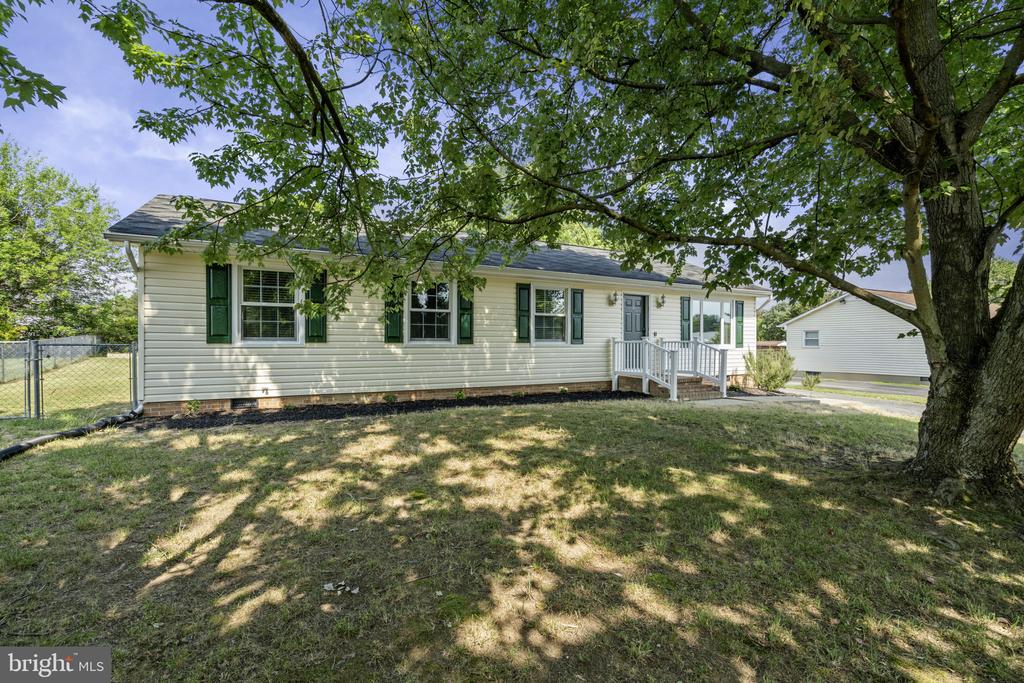 1236 DEWBERRY DRIVE