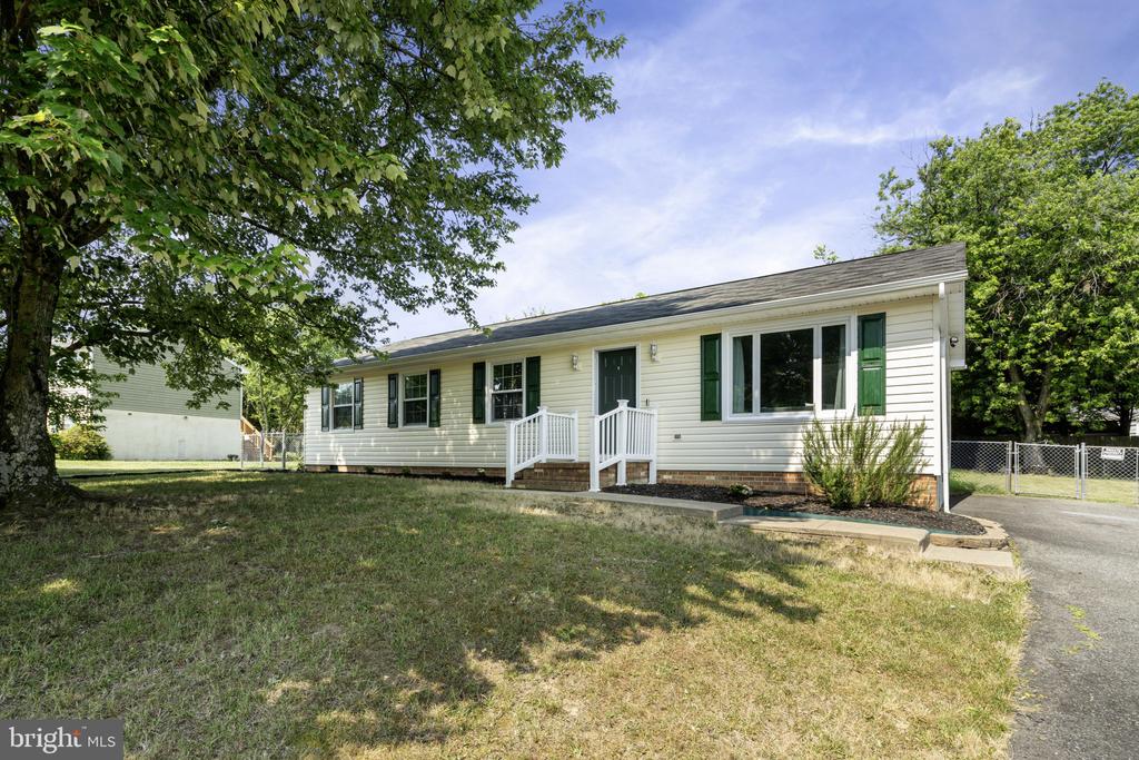 1236 DEWBERRY DRIVE