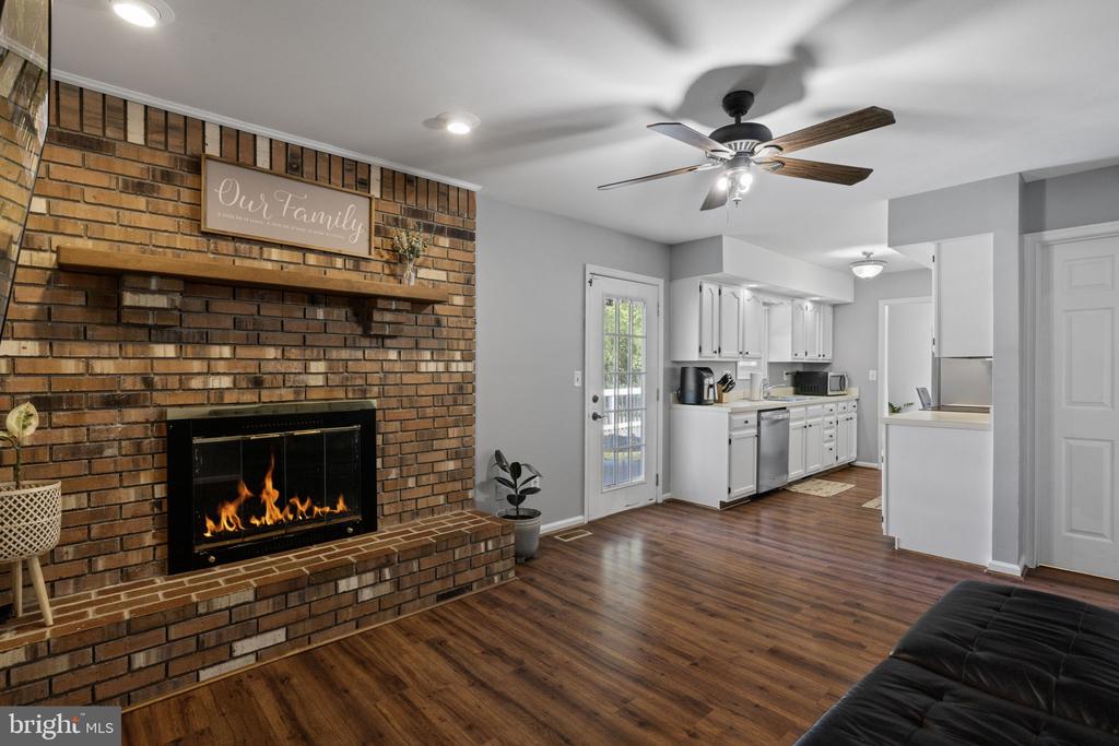 1236 DEWBERRY DRIVE