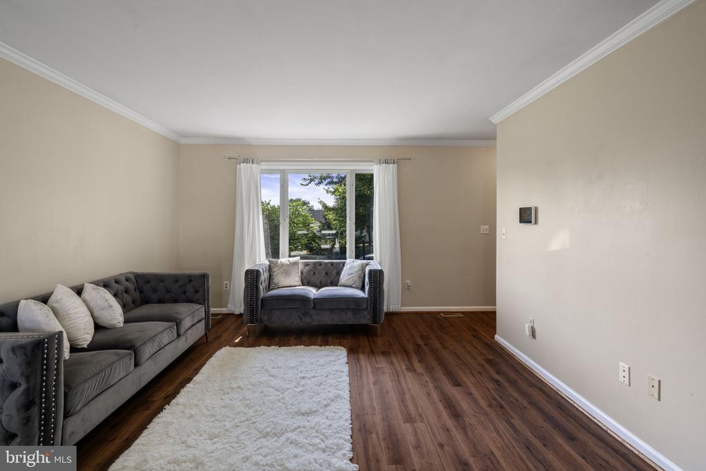 1236 DEWBERRY DRIVE