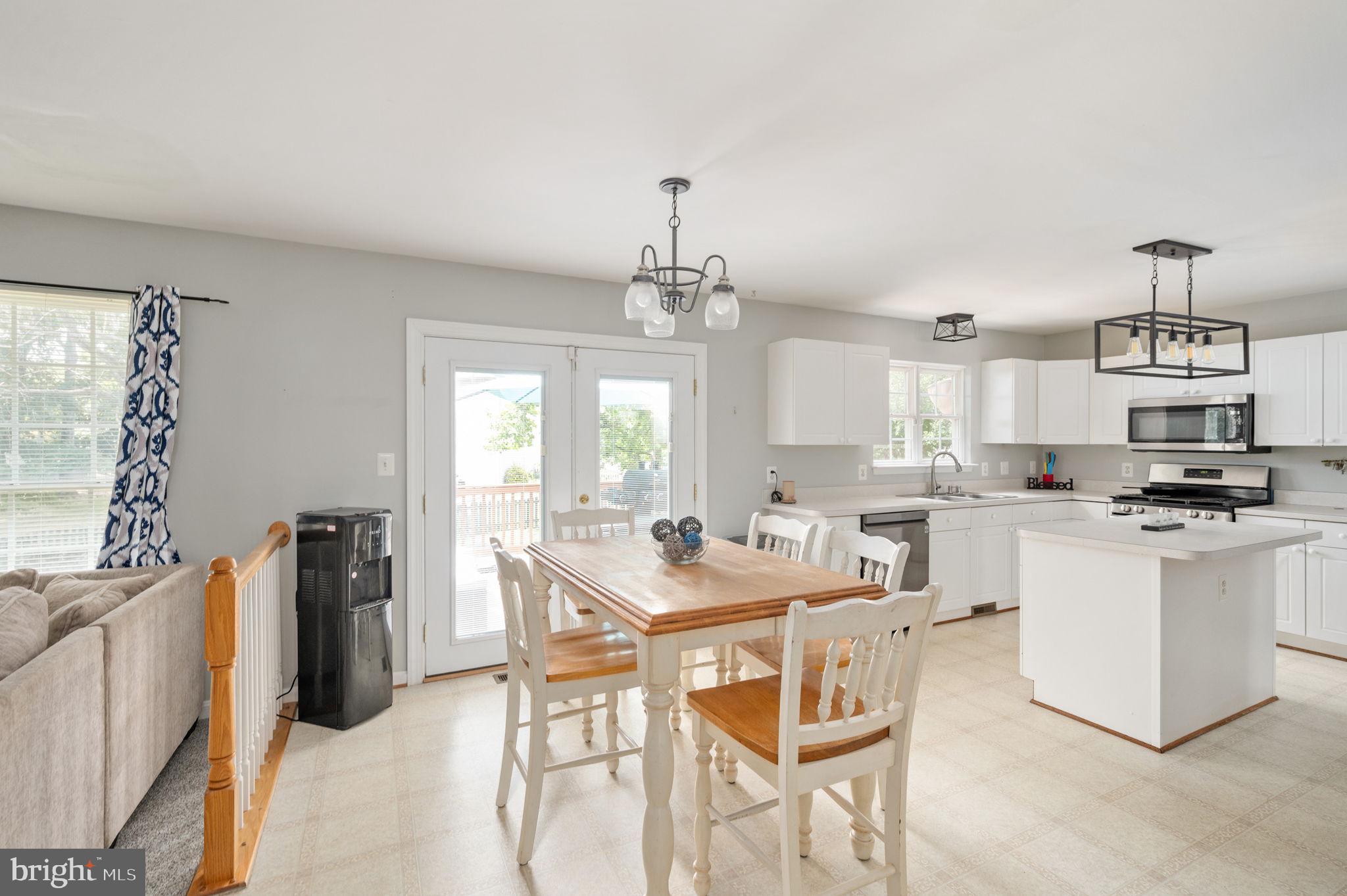 12111 KINGSWOOD BOULEVARD