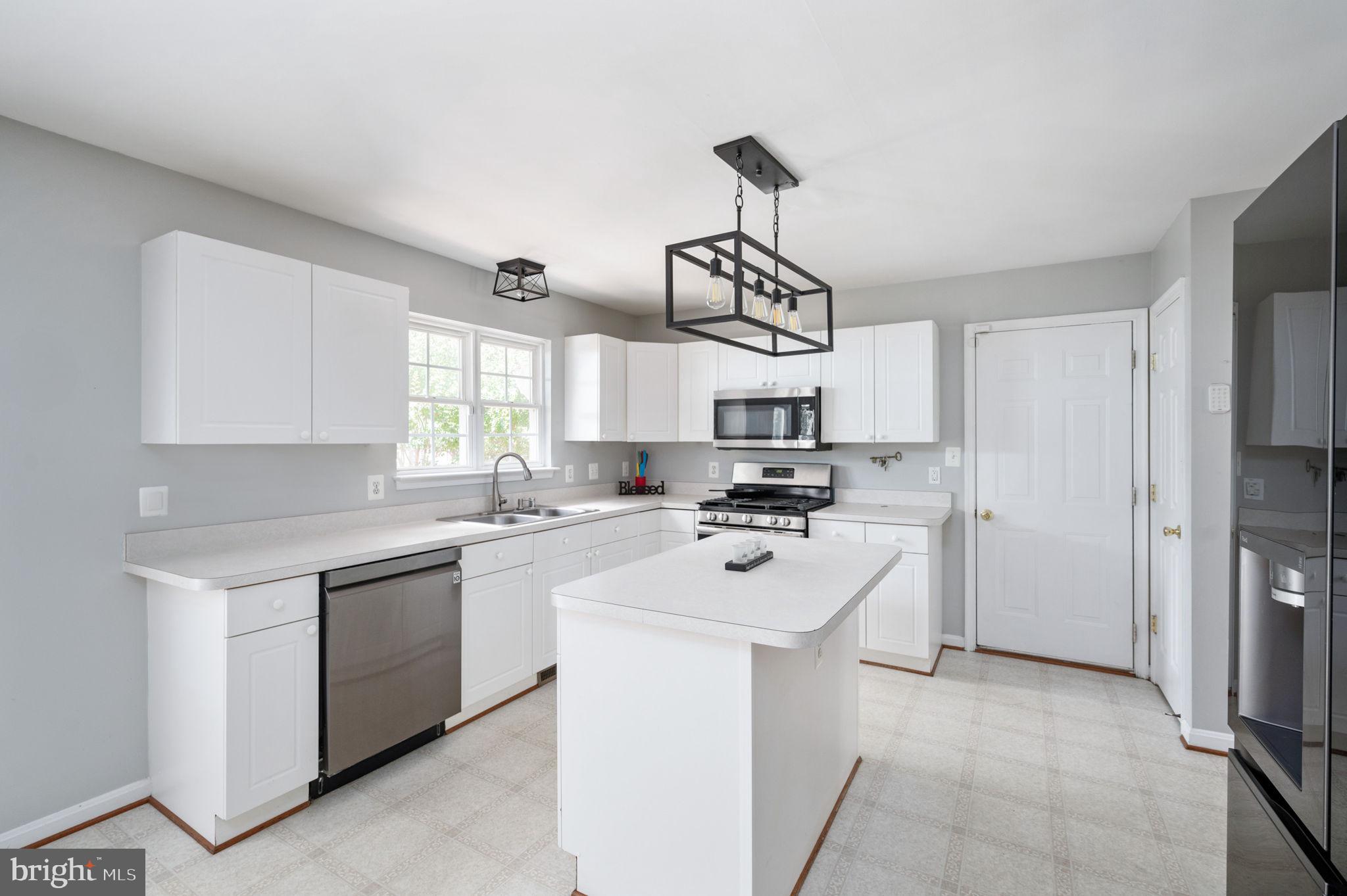 12111 KINGSWOOD BOULEVARD