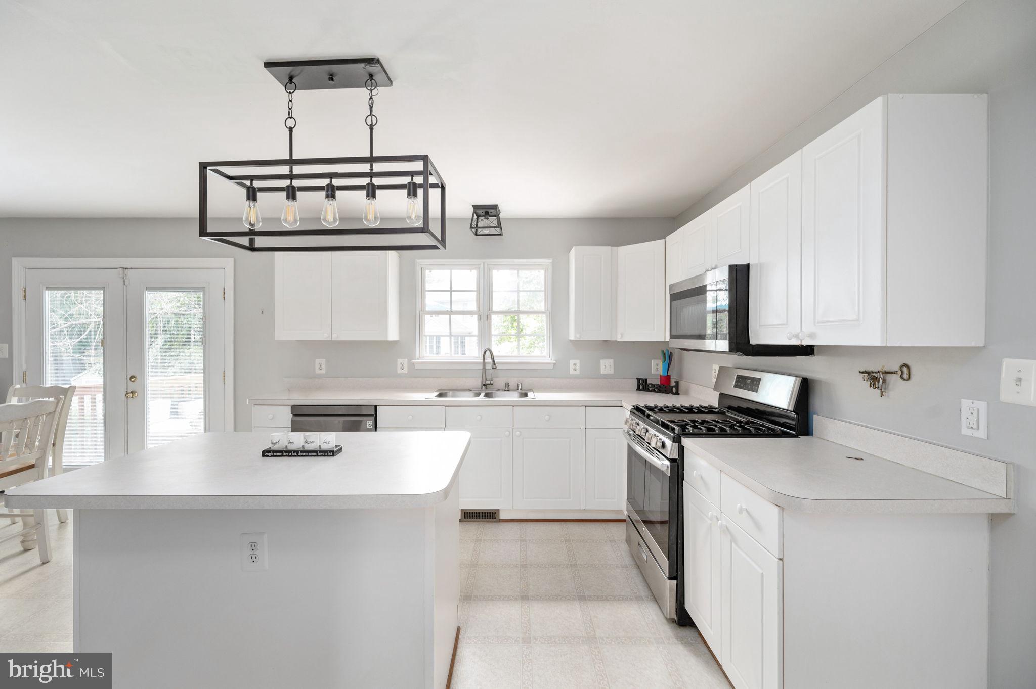 12111 KINGSWOOD BOULEVARD