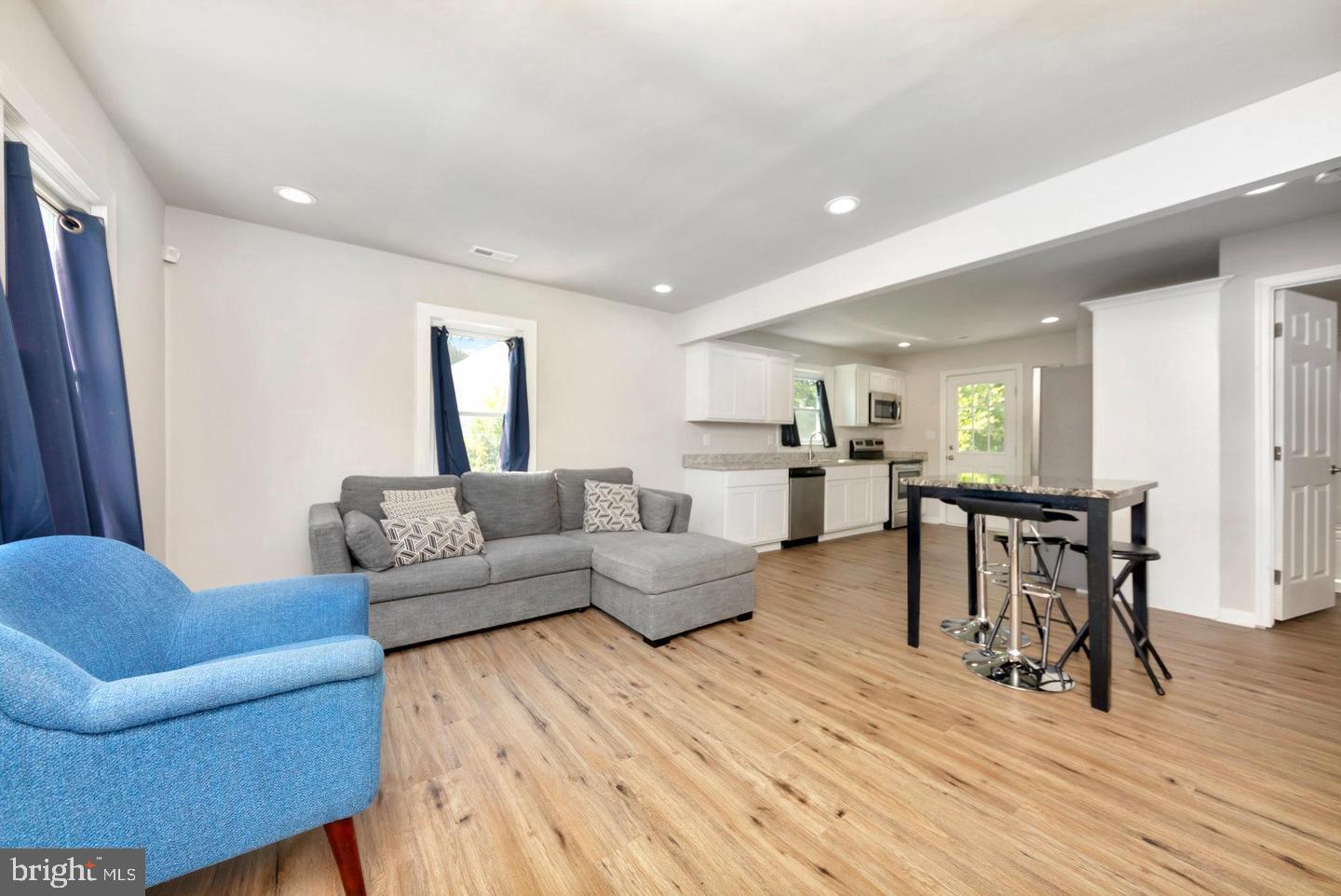 112 MOSBY STREET 112