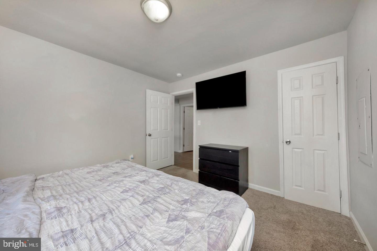 112 MOSBY STREET 112