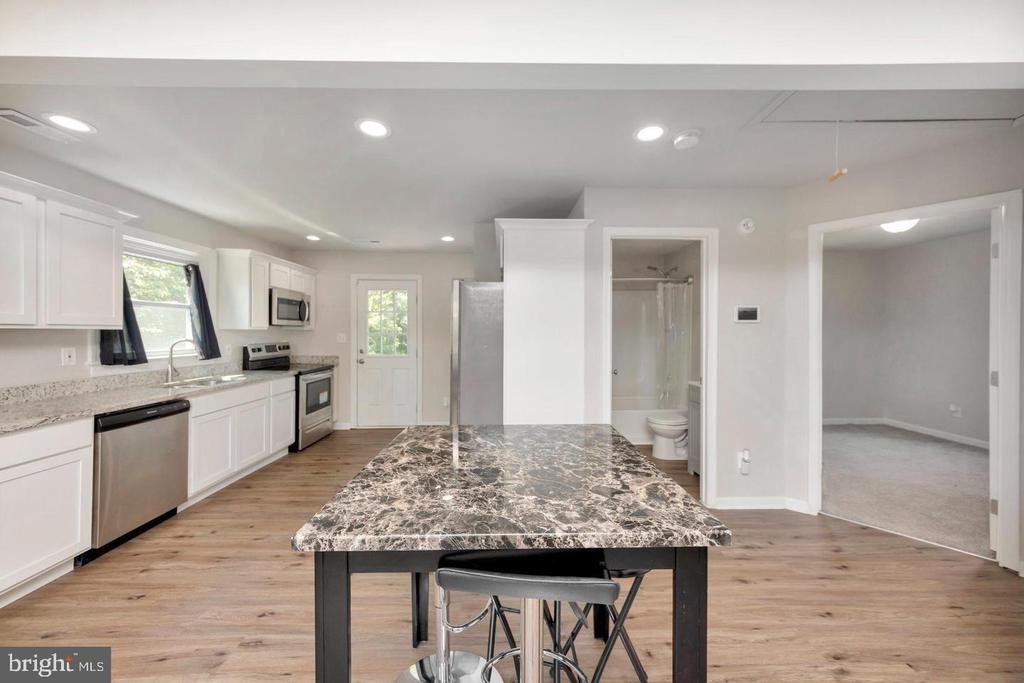 112 MOSBY STREET 112