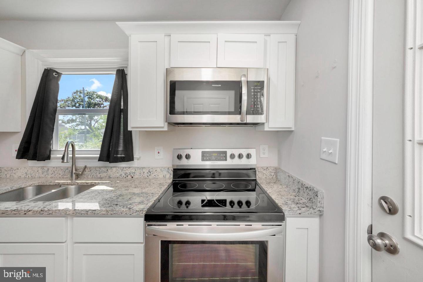 112 MOSBY STREET 112