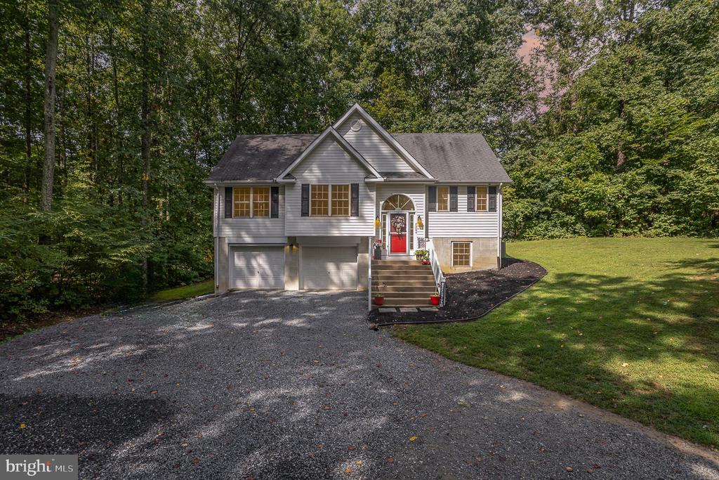 7204 OAKWOOD DRIVE
