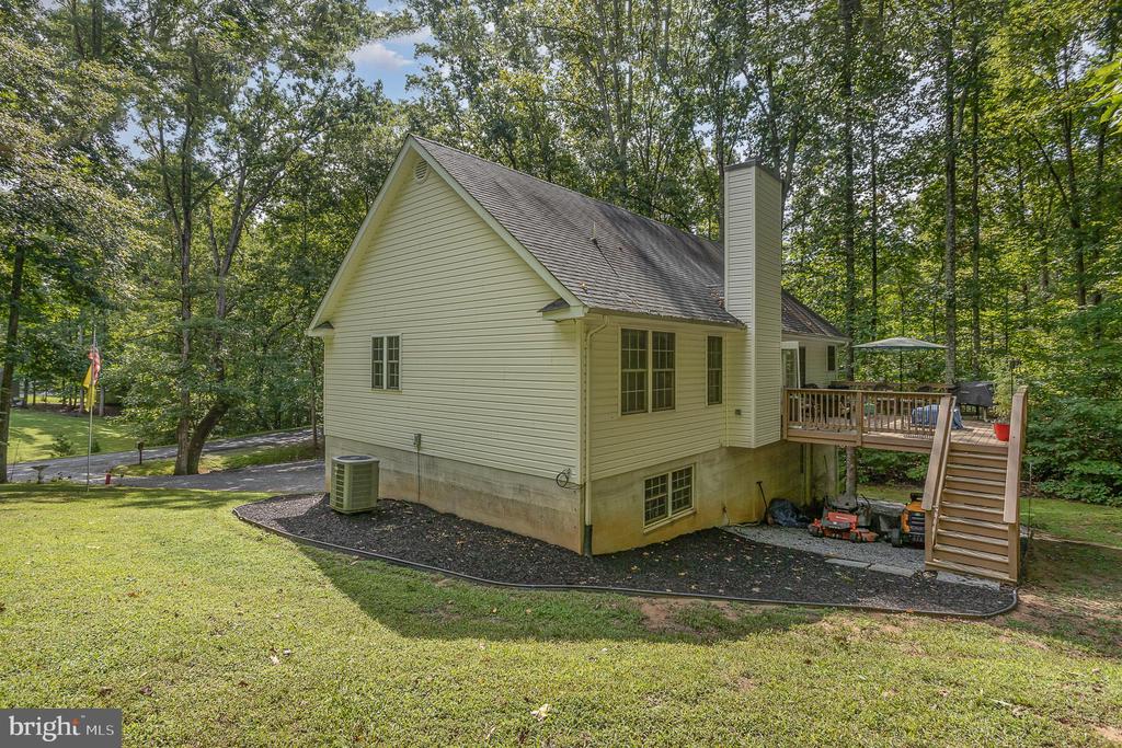 7204 OAKWOOD DRIVE