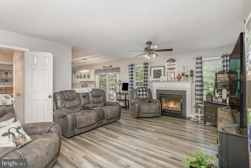 7204 OAKWOOD DRIVE