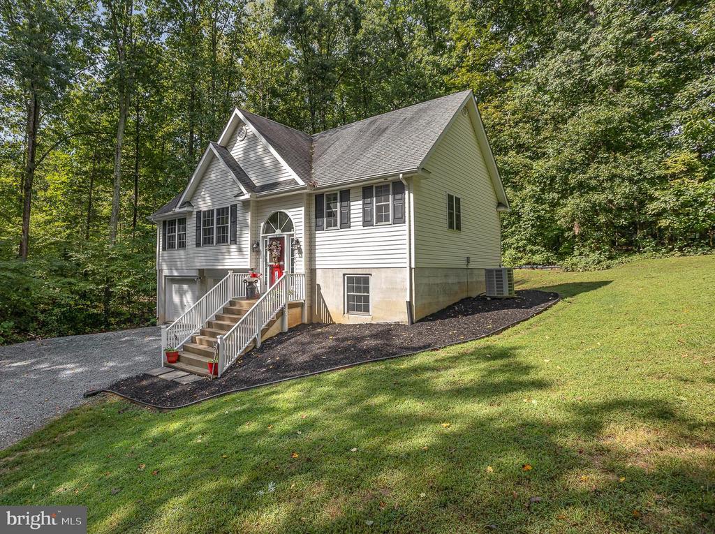 7204 OAKWOOD DRIVE