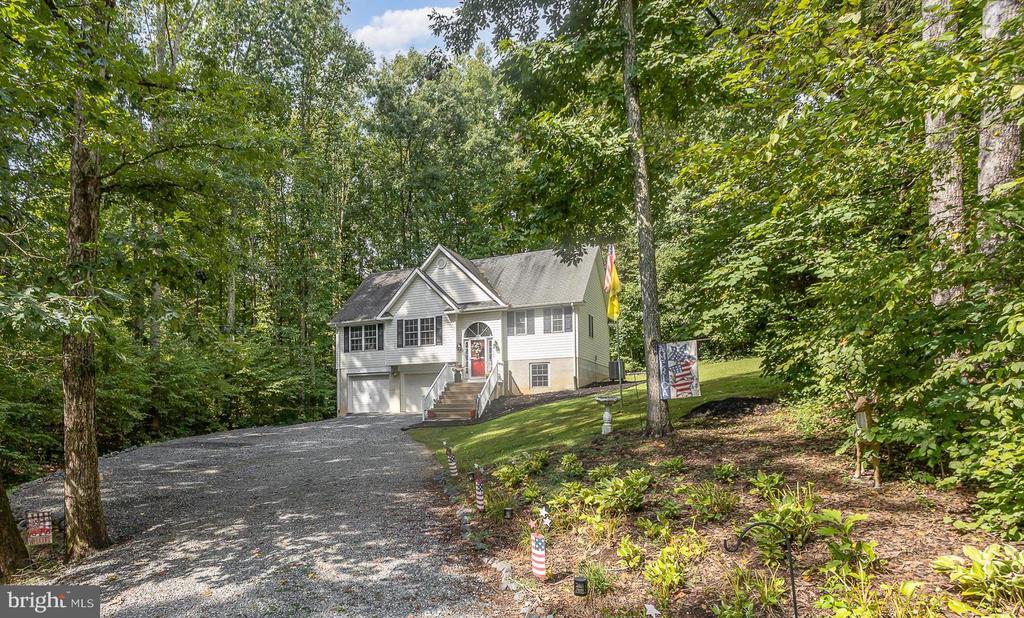 7204 OAKWOOD DRIVE