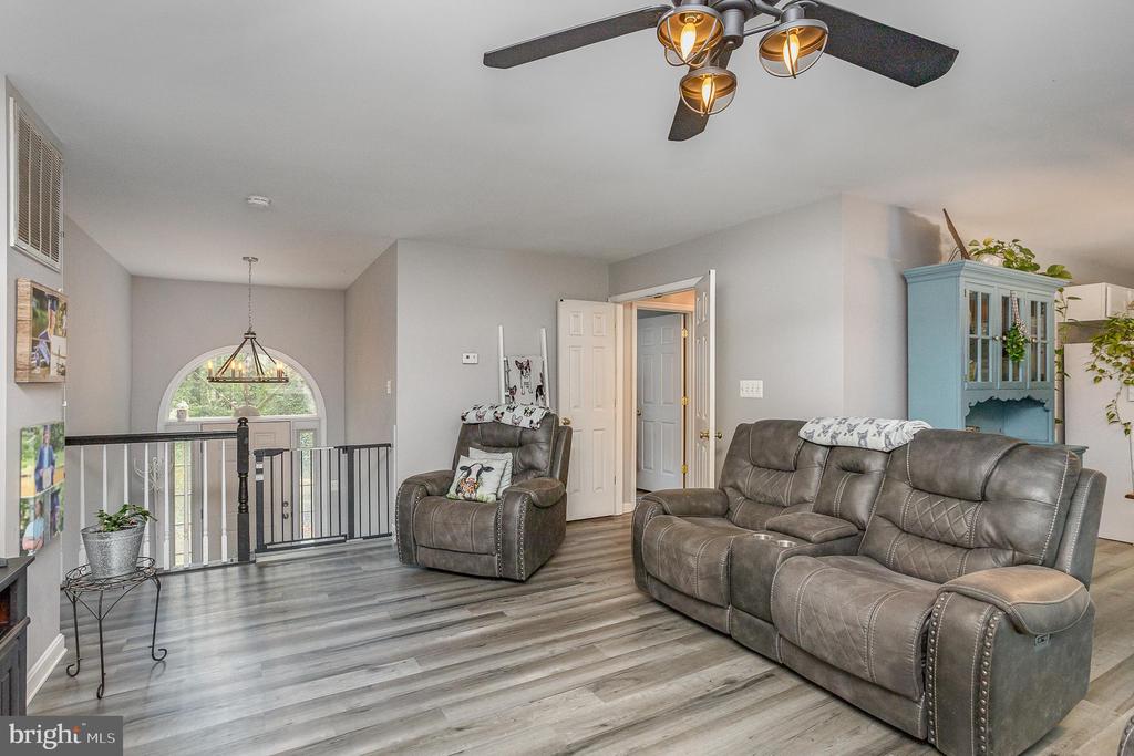 7204 OAKWOOD DRIVE