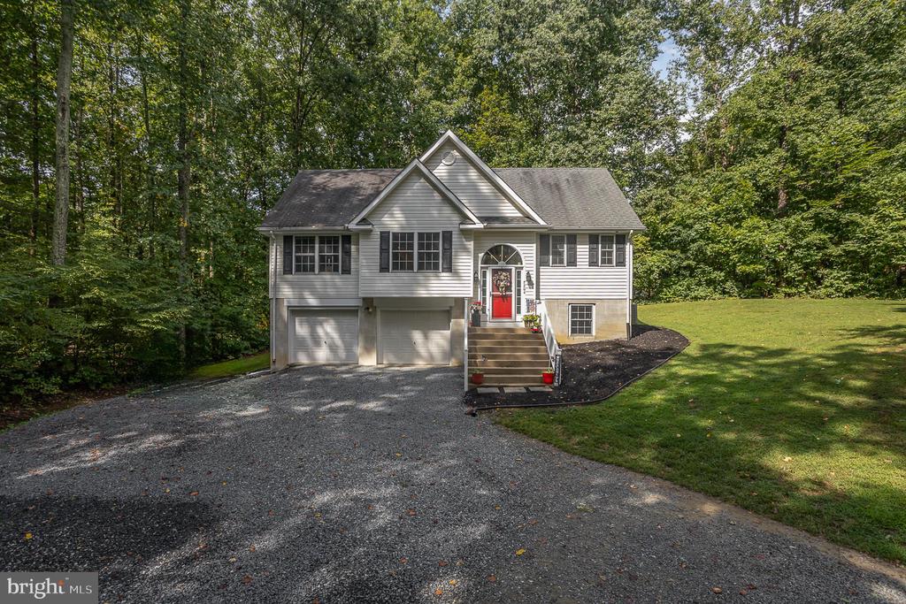 7204 OAKWOOD DRIVE